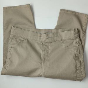 Avenue Khaki Capri size 14